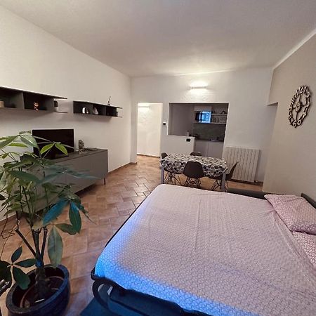 Apartamento La casa del corso Arona Exterior foto