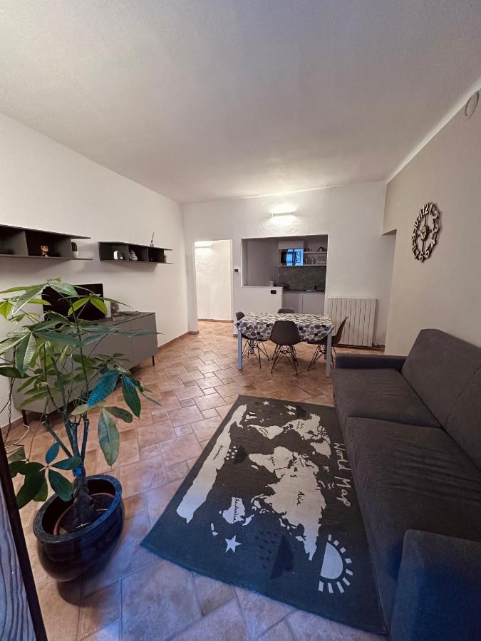 Apartamento La casa del corso Arona Exterior foto